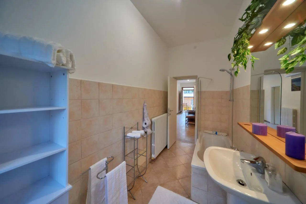 Appartement Casa Della Nonna à Abbadia Lariana Italie